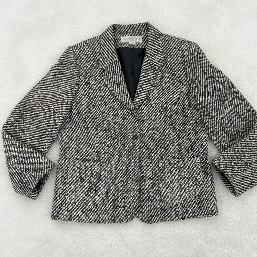 Sag Harbor Women's Black and White Tweed Blazer - Size 16
b82